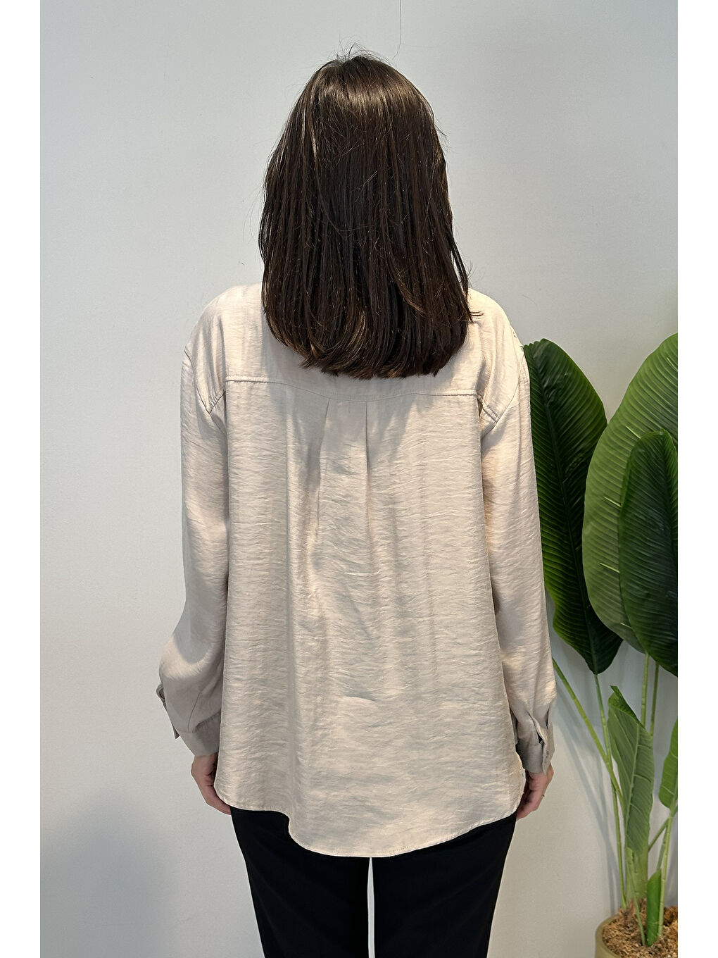 Bej Önden İki Cepli Toka Detaylı Gömlek 191 Taş-3