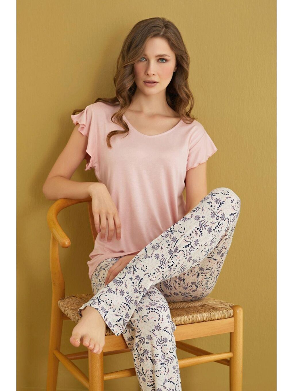 Pembe Puantiye Desenli V Yaka Pijama Takımı