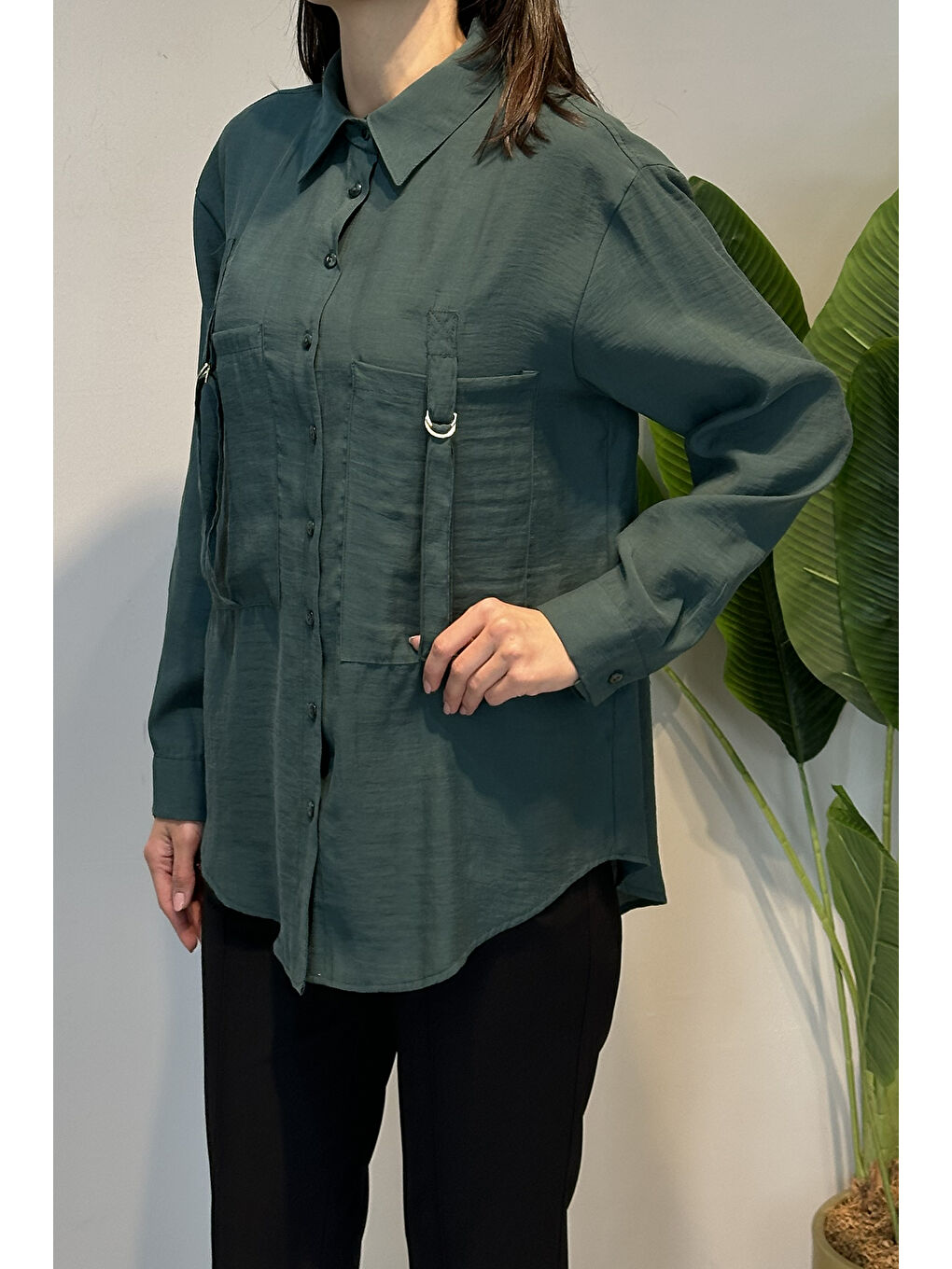 Yeşil Önden İki Cepli Toka Detaylı Gömlek 191 Zümrüt-2