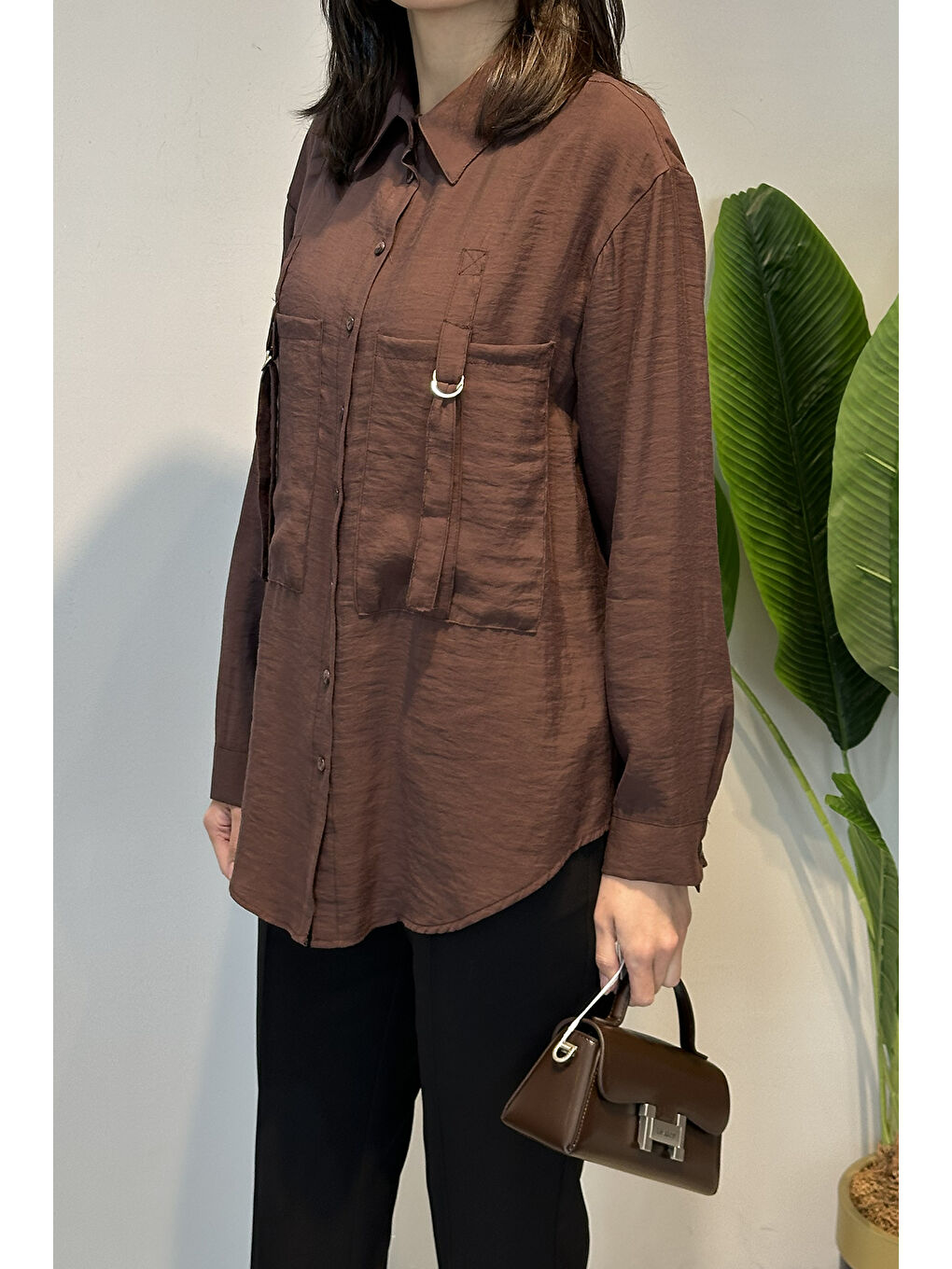 Önden İki Cepli Toka Detaylı Gömlek 191 Kahverengi-2
