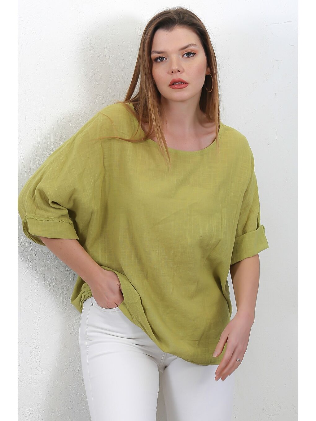 Yeşil İtalyan Limon Küfü Rengi Havuz Yaka 3/4 Kol Casual Keten Karışımlı Dokuma Bluz