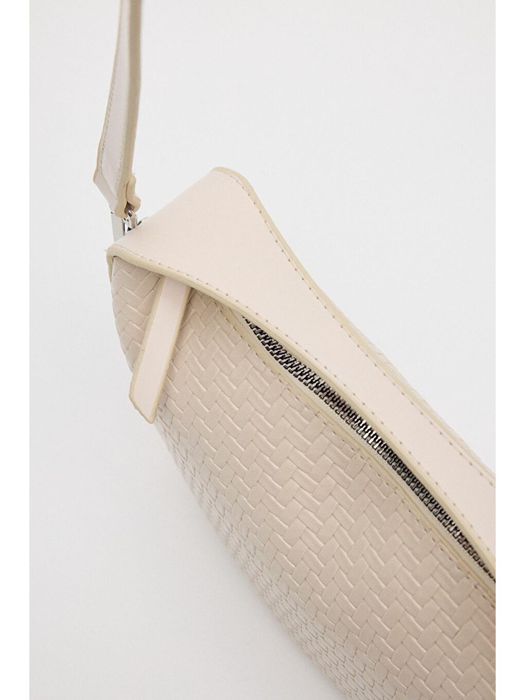 Örgü Detaylı Deri Baget Çanta Ekru-6