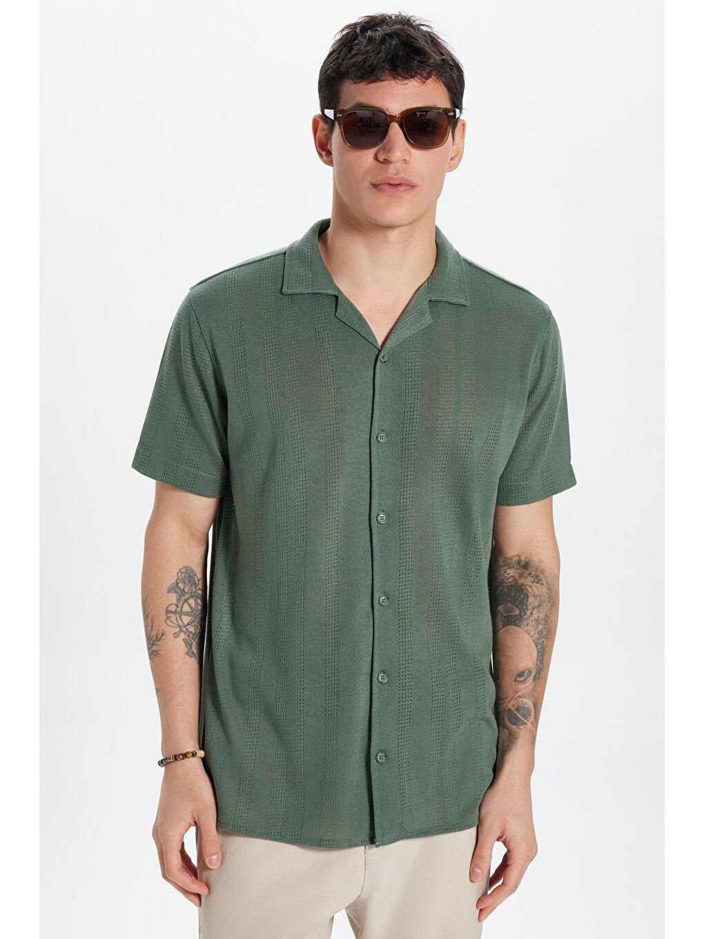 Erkek Slim Fit Örme Kumaş Apaş Yaka Rahat Kullanım Kısa Kol Haki Gömlek-1