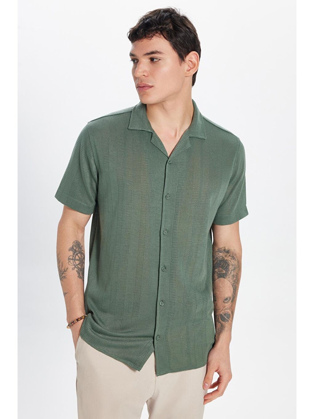 Erkek Slim Fit Örme Kumaş Apaş Yaka Rahat Kullanım Kısa Kol Haki Gömlek-3