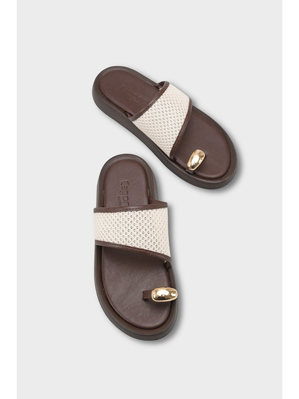 Kahverengi Selie Yuvarlak Burunlu Tek Parmaklı Metal Aksesuarlı Kadın Terlik-5