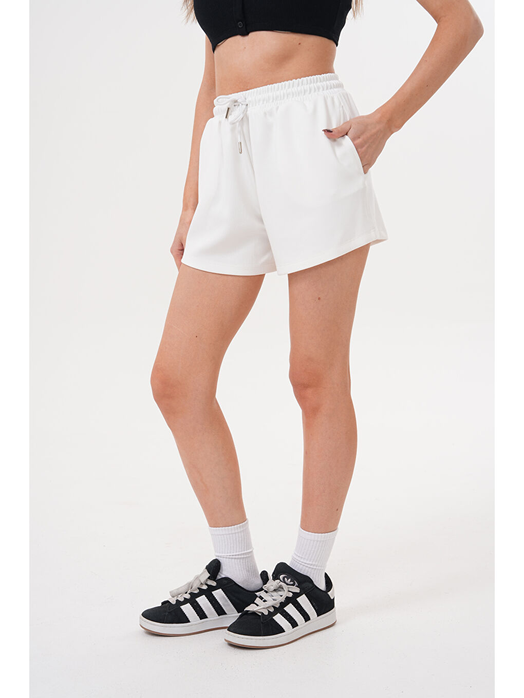 Beyaz Kadın Modal Şort Beli Lastikli Cepli Şort MODAL-ŞORT-1