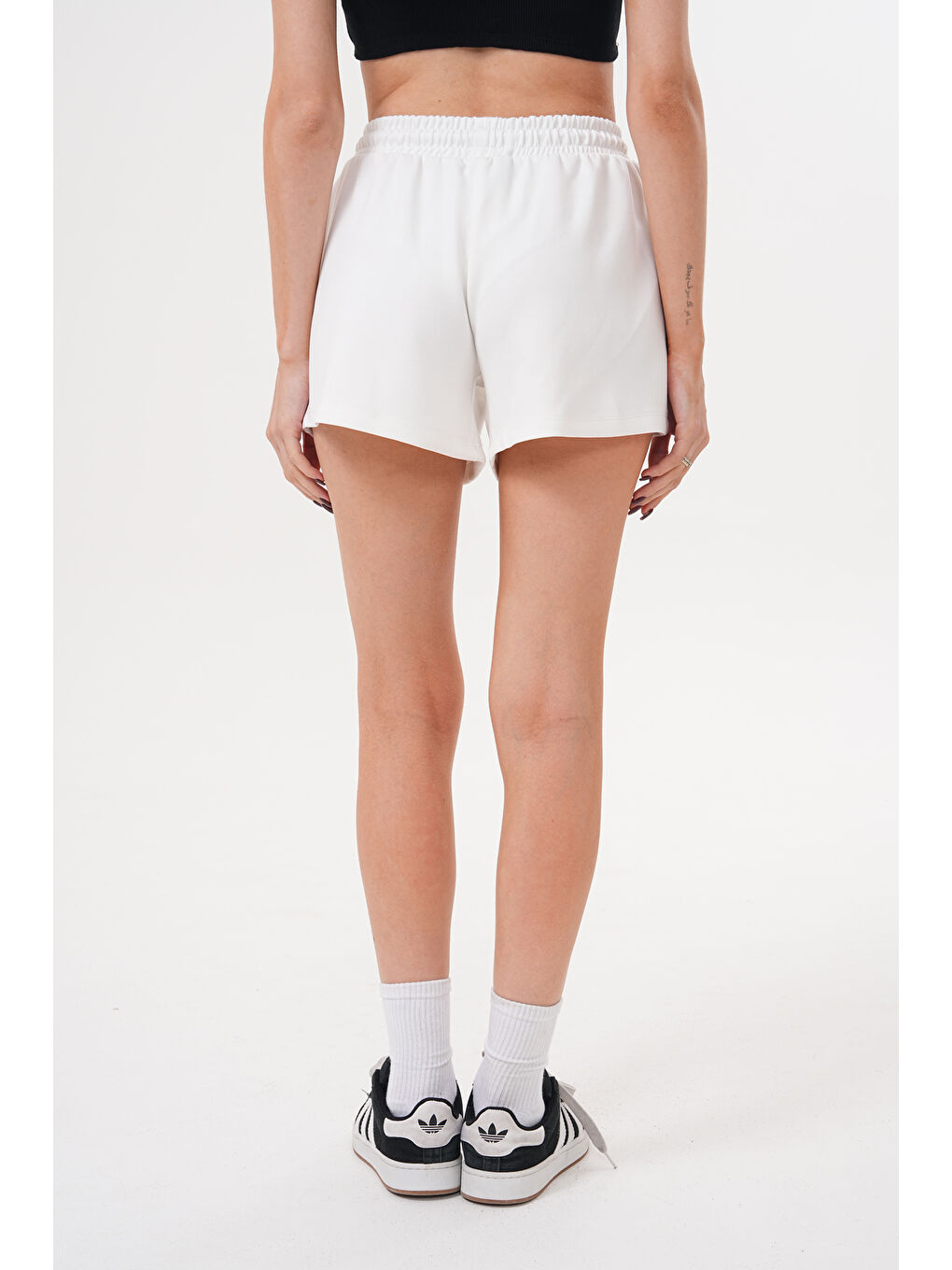 Beyaz Kadın Modal Şort Beli Lastikli Cepli Şort MODAL-ŞORT-2