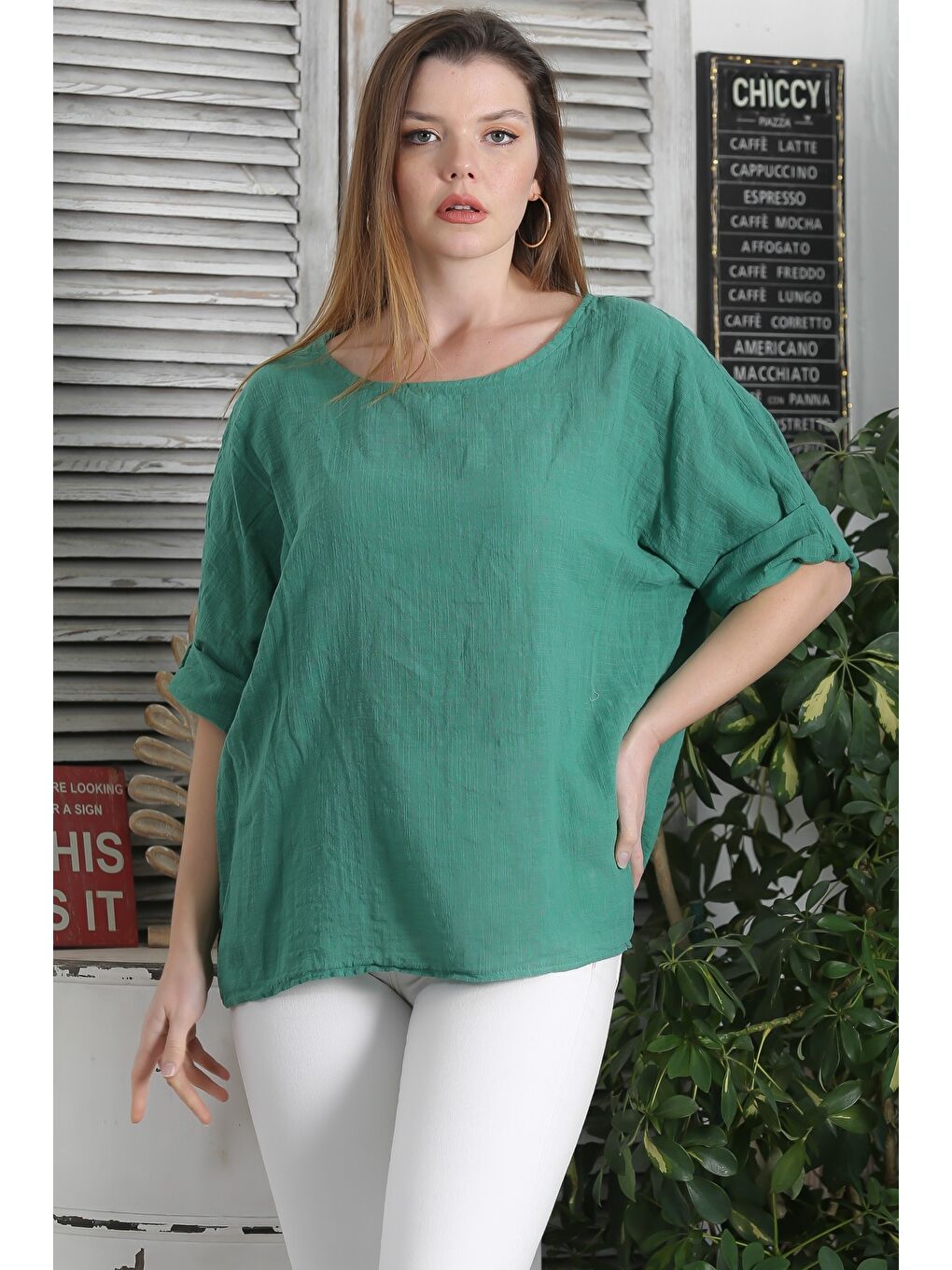 İtalyan Petrol Yeşili Havuz Yaka 3/4 Kol Casual Keten Karışımlı Dokuma Bluz-1