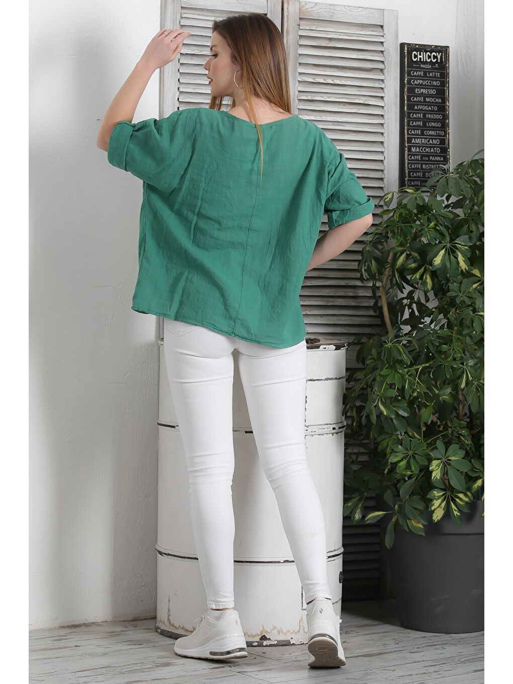 İtalyan Petrol Yeşili Havuz Yaka 3/4 Kol Casual Keten Karışımlı Dokuma Bluz-5