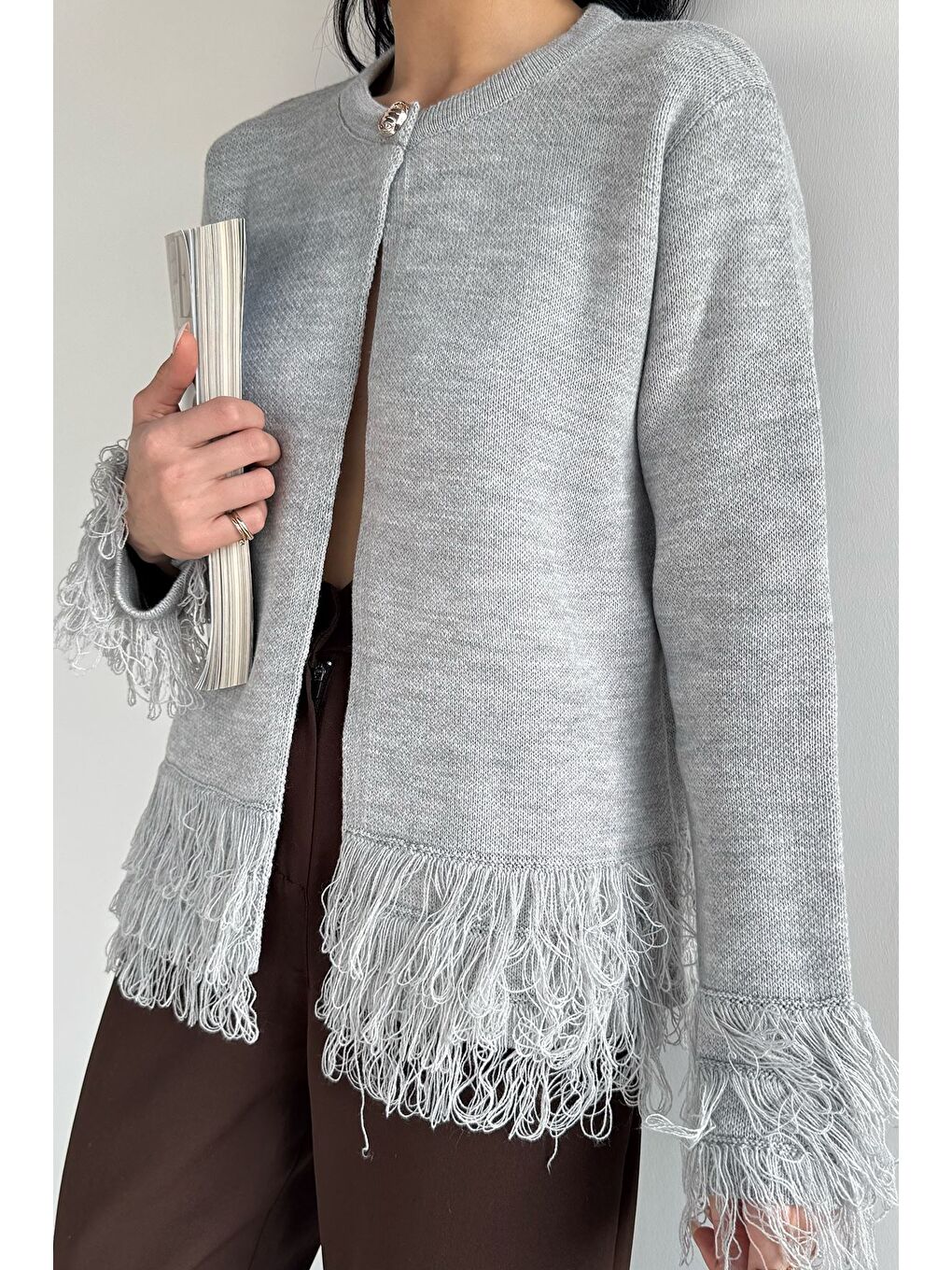 Gri Kadın Püsküllü Triko Hırka-2
