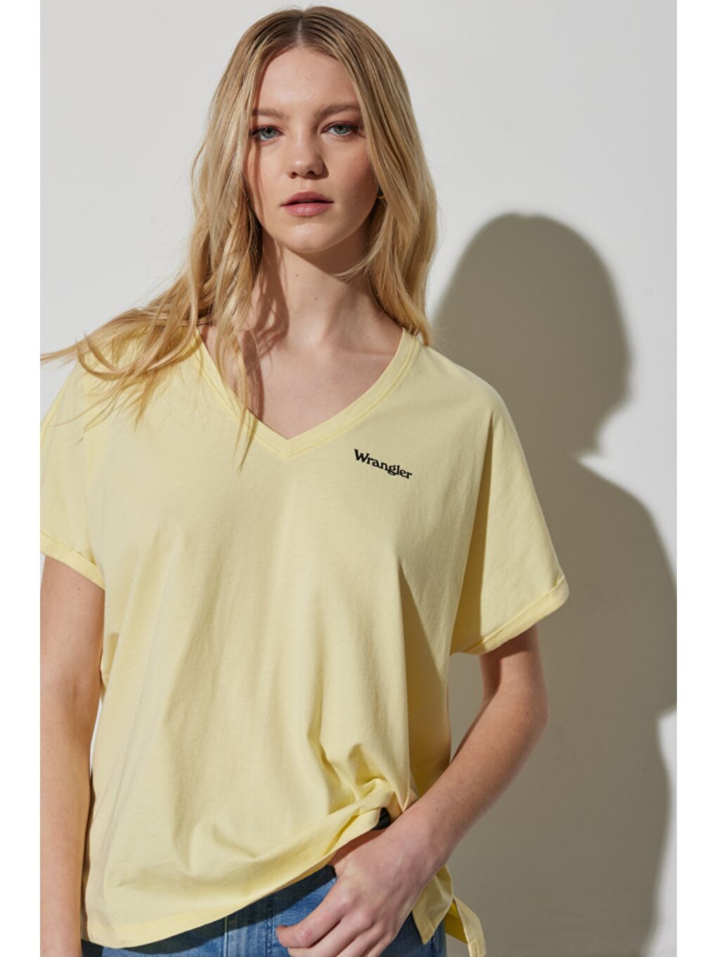 Gri Regular Fit Normal Kesim %100 Pamuk V Yaka Tişört