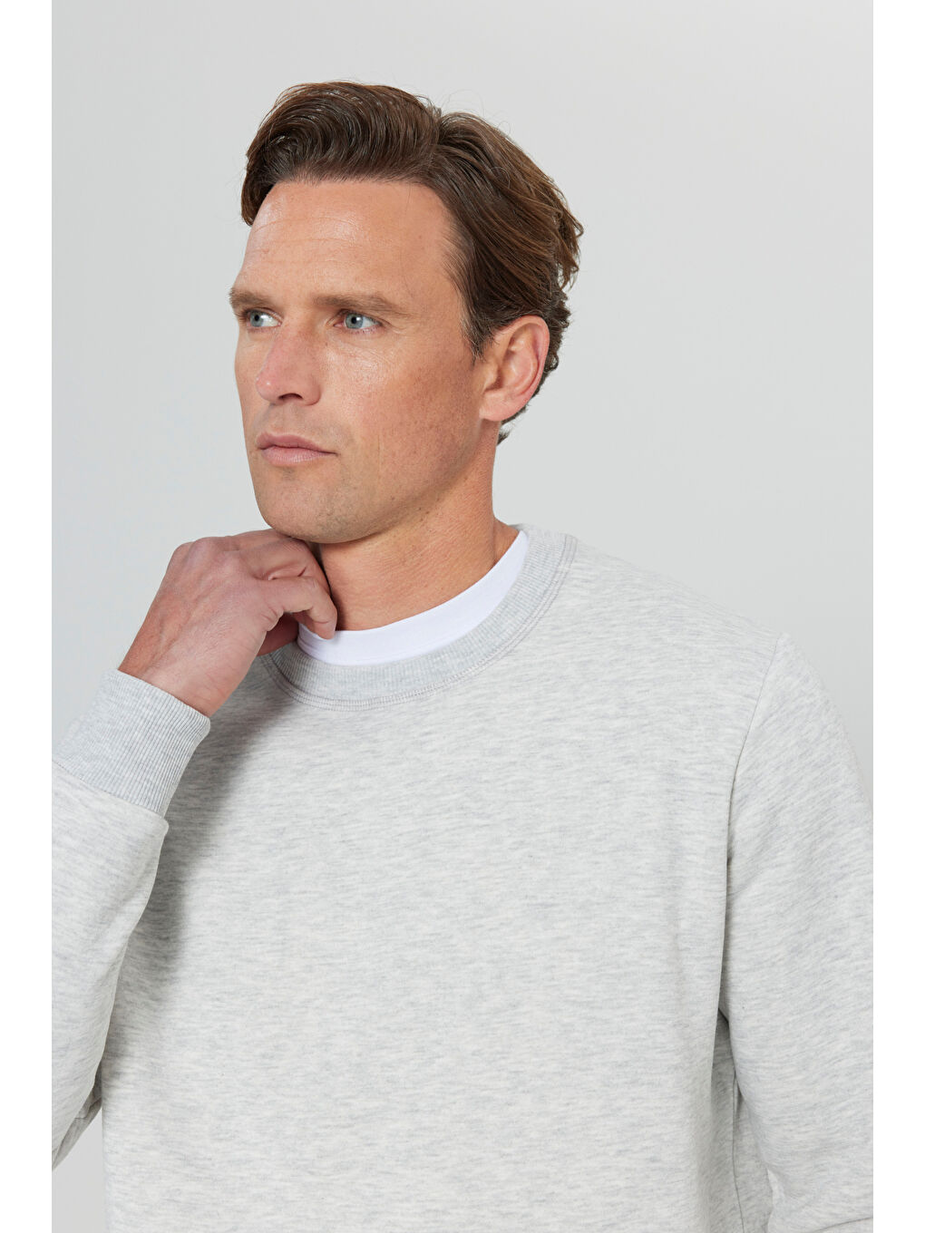 Beyaz Erkek Kar Melanj Standart Fit Normal Kesim İçi Polarlı Bisiklet Yaka Sweatshirt-3