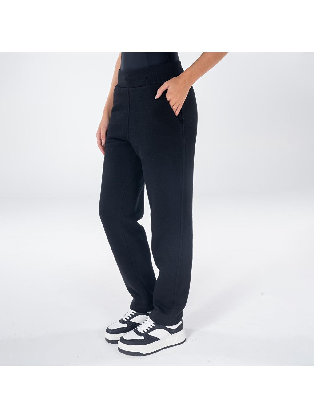 Kadın Siyah Cepli Jogger Pantalon Lastikli Bol Paça Eşofman Altı-3