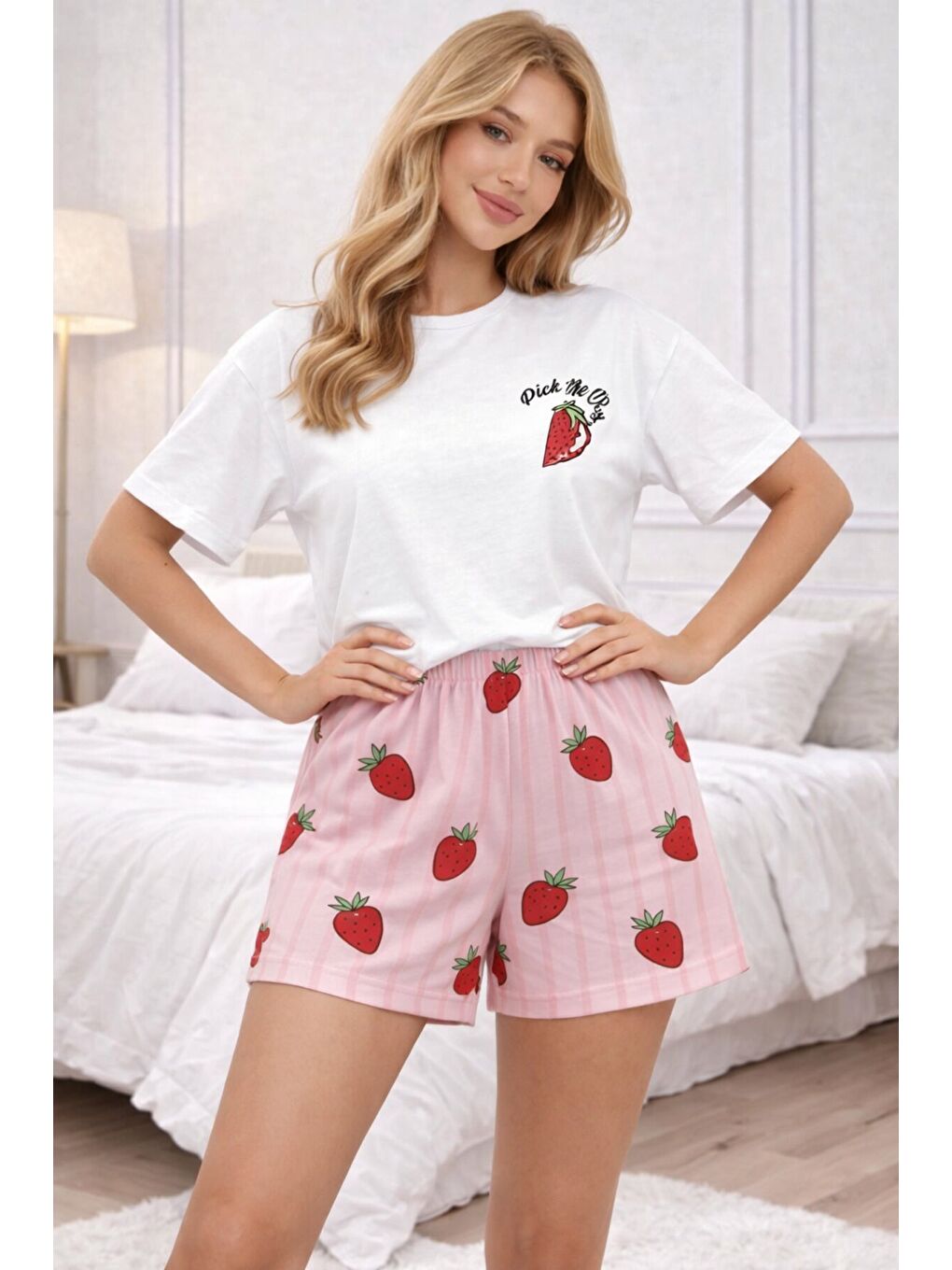 Çilek Desenli Şortlu Kadın Pijama Takımı – Beyaz/Pembe-2