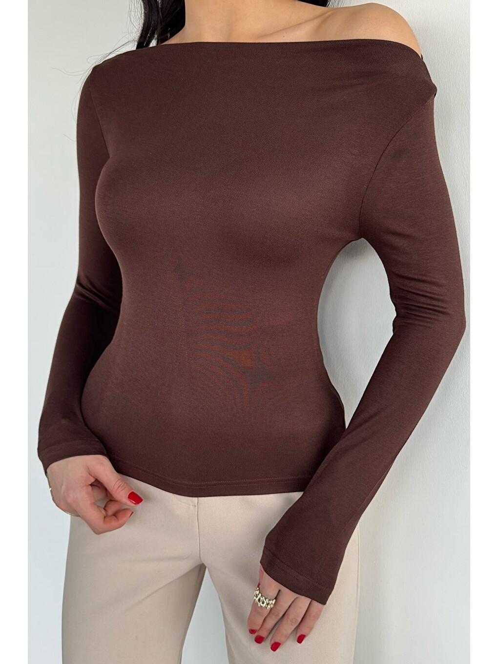 Kahverengi Kadın Elastanlı Kayık Yaka Body Bluz-1