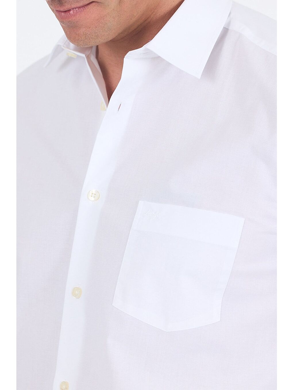 Beyaz Klasik Yaka Uzun Kol Cepli Comfort Fit Basic Pamuklu Gömlek 1004255002-3