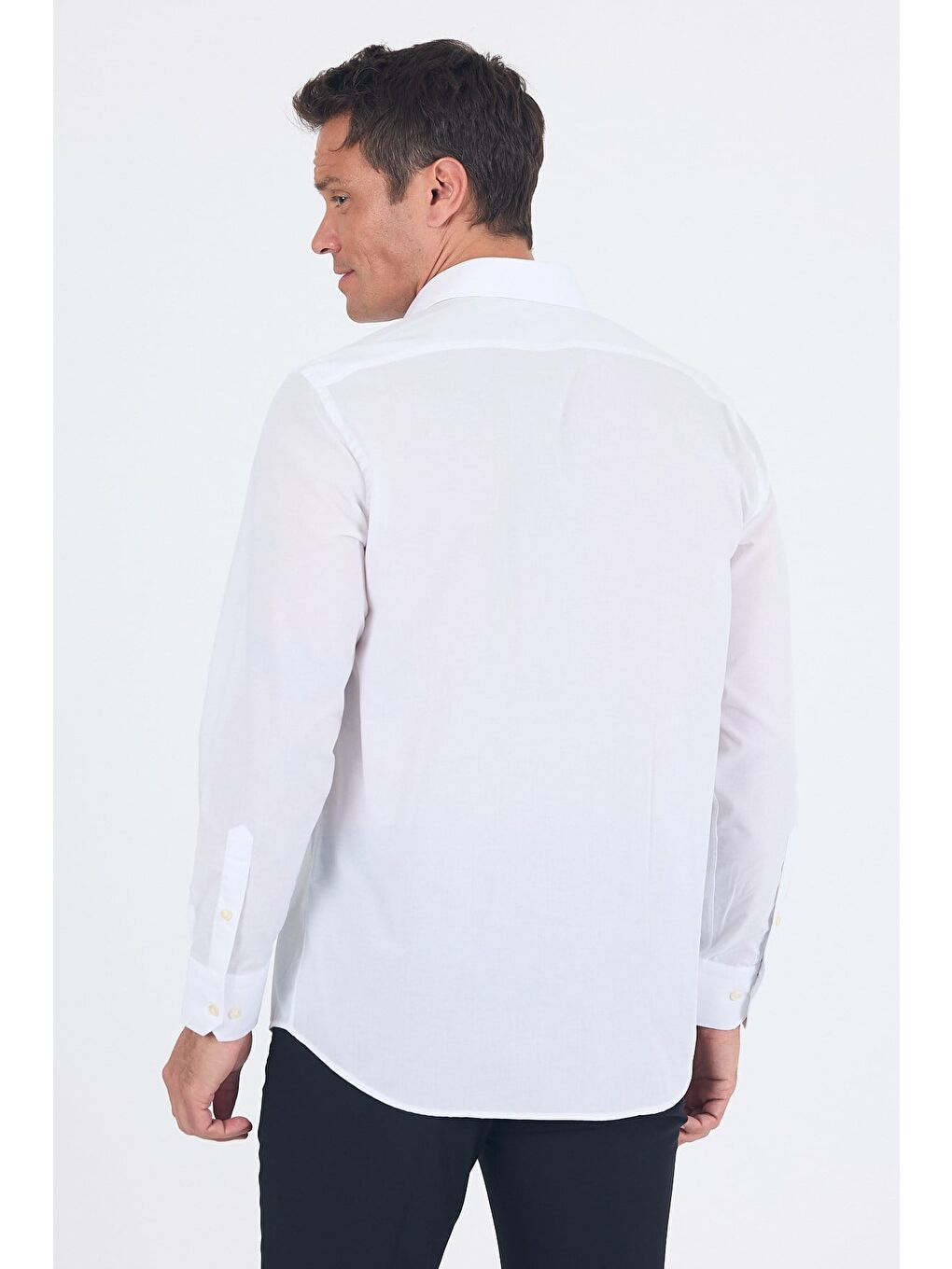 Beyaz Klasik Yaka Uzun Kol Cepli Comfort Fit Basic Pamuklu Gömlek 1004255002-4