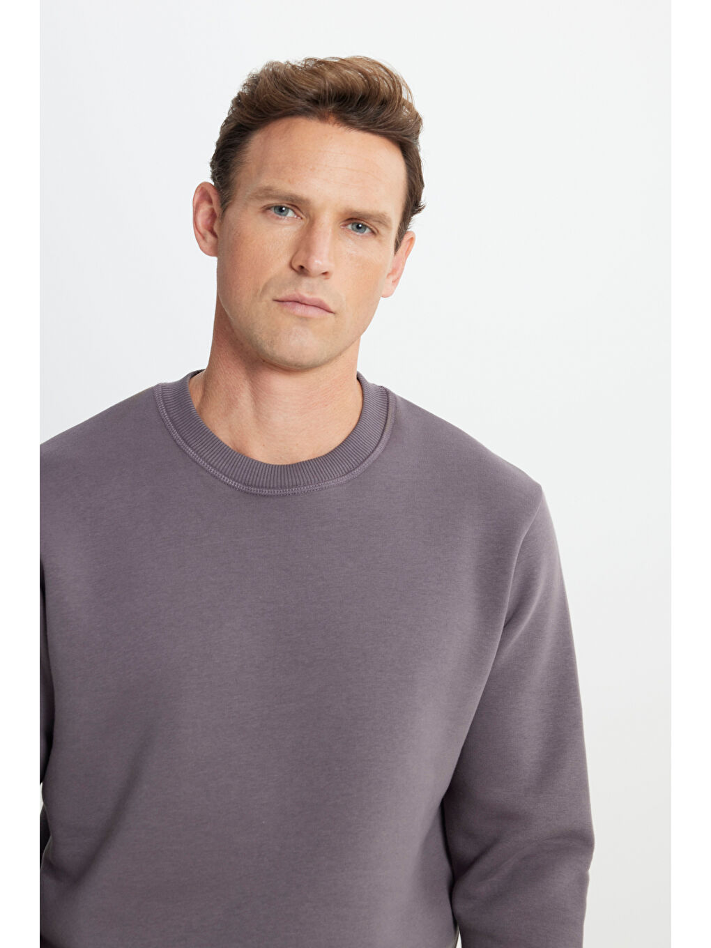 Erkek Koyu Gri Standart Fit Normal Kesim İçi Polarlı Bisiklet Yaka Sweatshirt-3