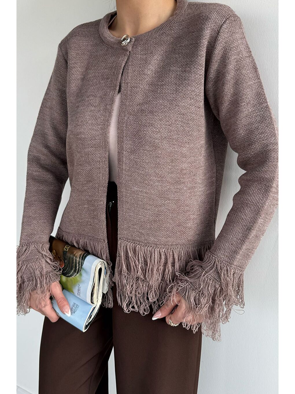 Bej Kadın Püsküllü Triko Hırka-1