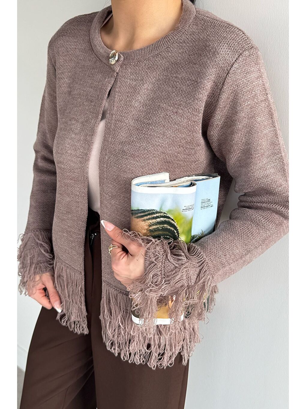 Bej Kadın Püsküllü Triko Hırka-2