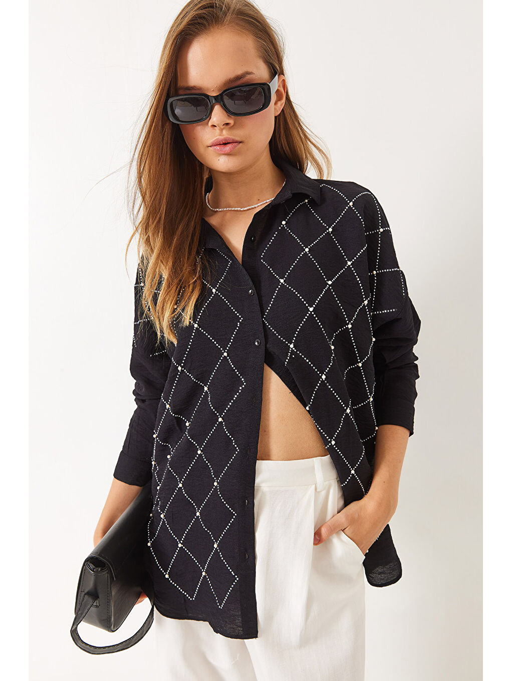 Siyah Kadın Taş ve İnci Detaylı Keten Ayrobin Gömlek-2