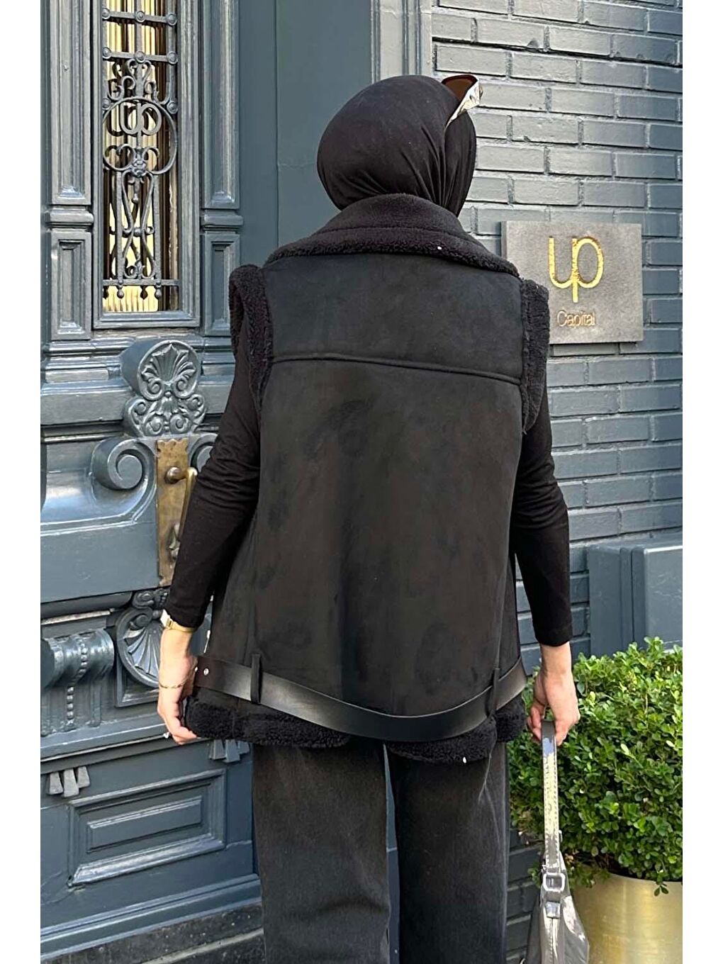 Kürk Detaylı Süet Yelek Siyah-2