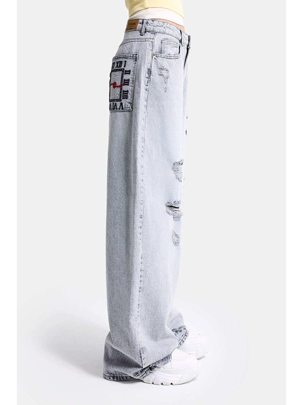 Kadın Gri 12s6-12 Süper Baggy Fit Yırtık ve Nakış Detaylı Özel Tasarım Denim Jean-1