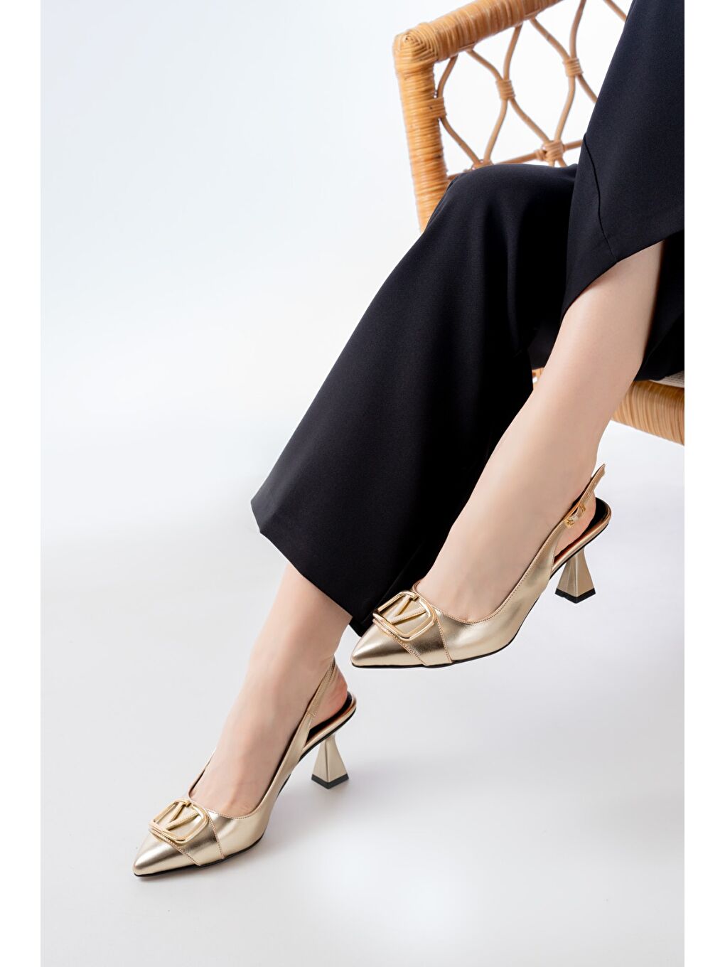 Sarı Kadın Sante Gold Toka Detaylı Topuklu Ayakkabı