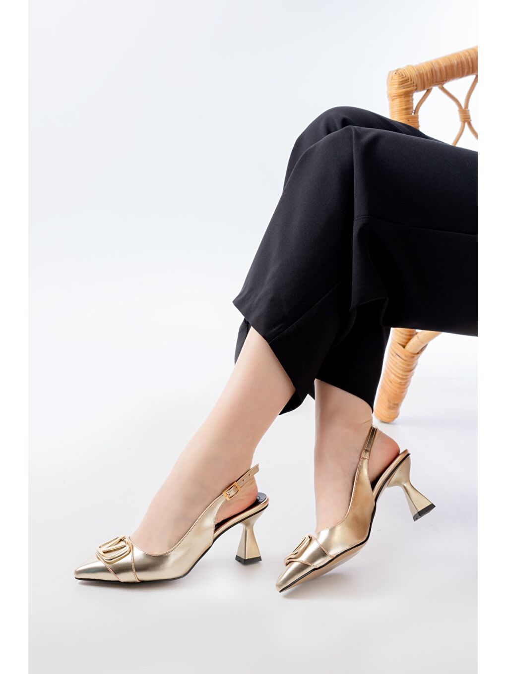 Sarı Kadın Sante Gold Toka Detaylı Topuklu Ayakkabı-1