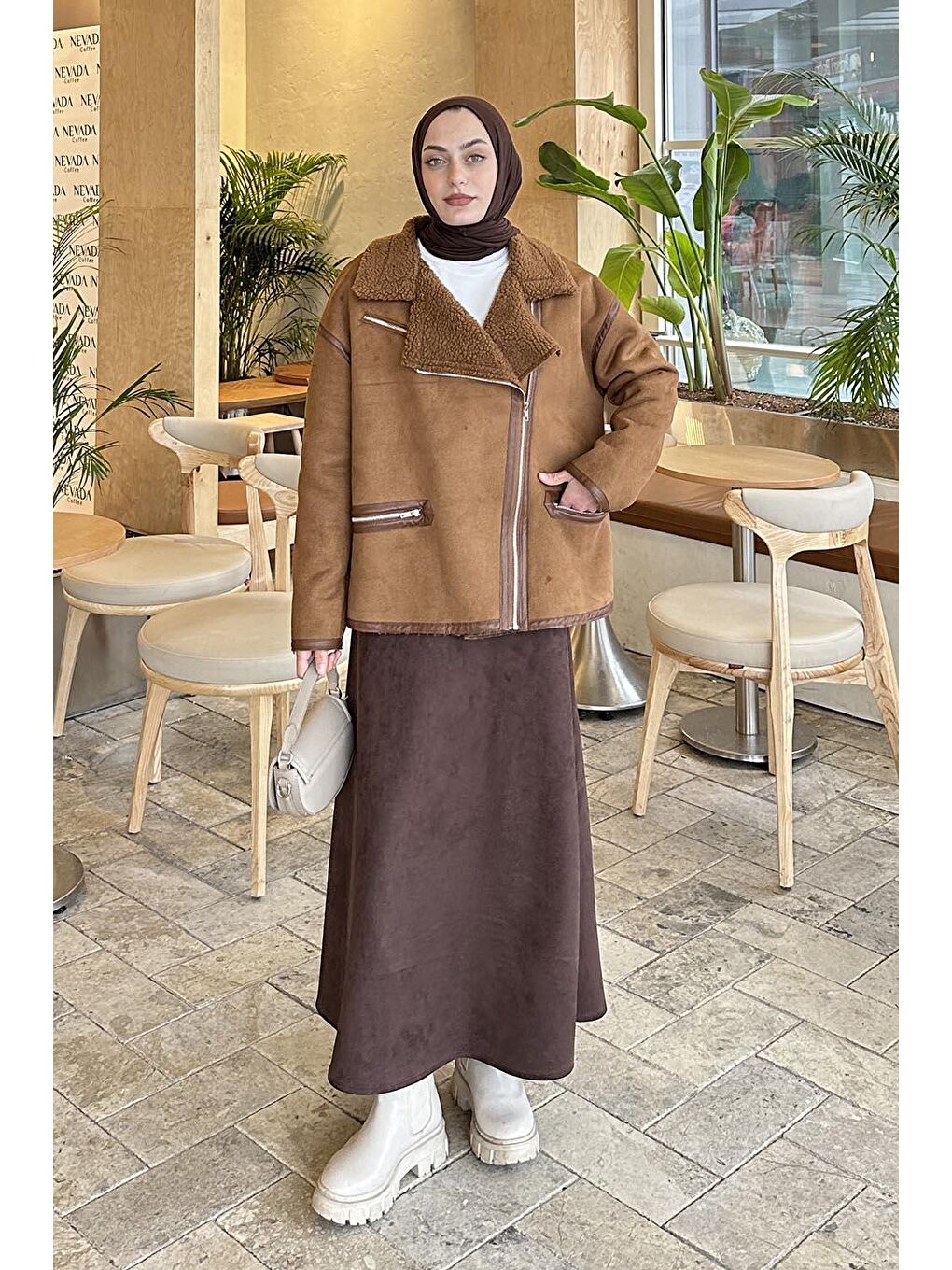 Kahverengi Fermuarlı İçi Pelüş Detaylı Süet Mont Taba
