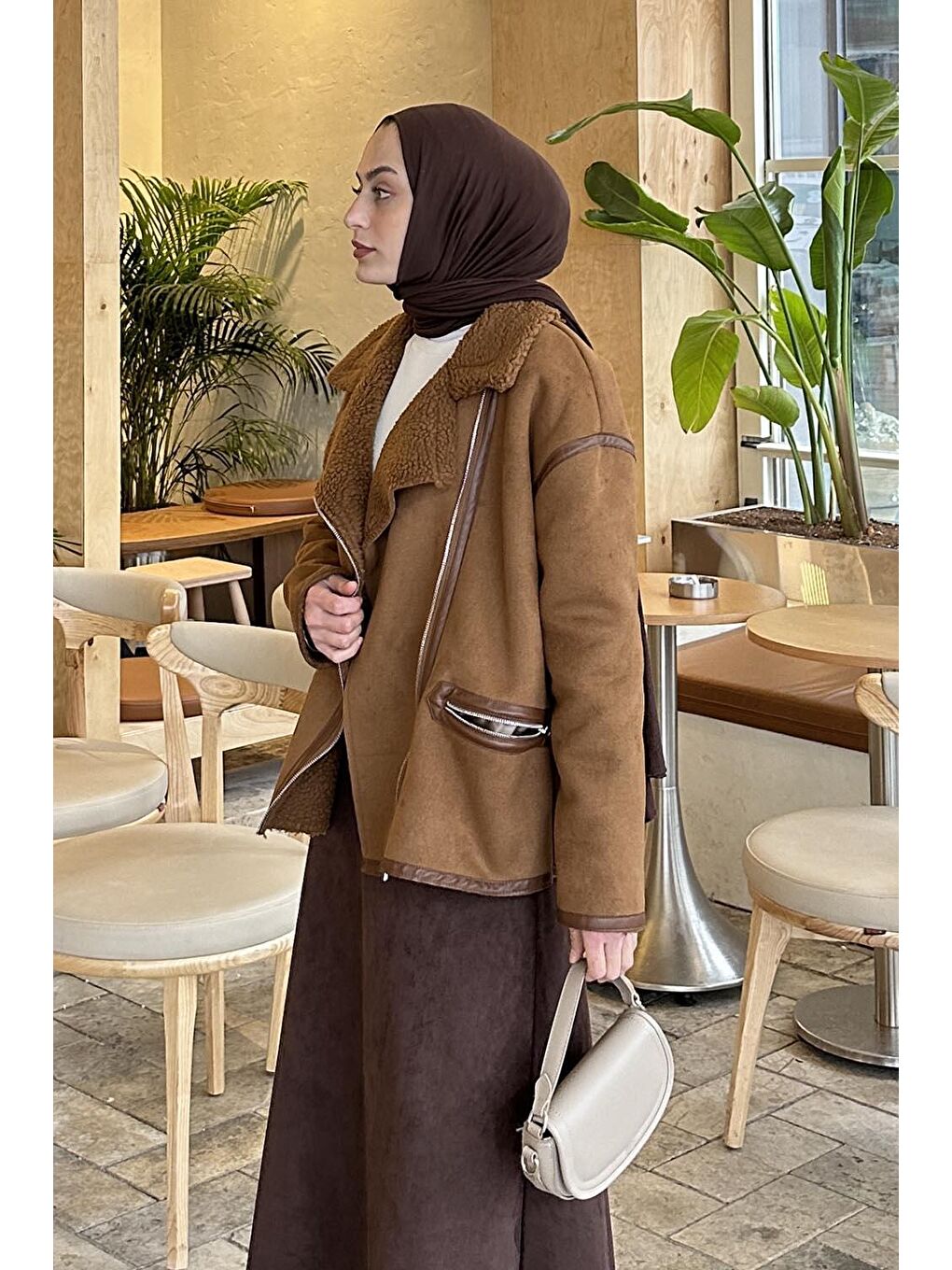 Kahverengi Fermuarlı İçi Pelüş Detaylı Süet Mont Taba-1