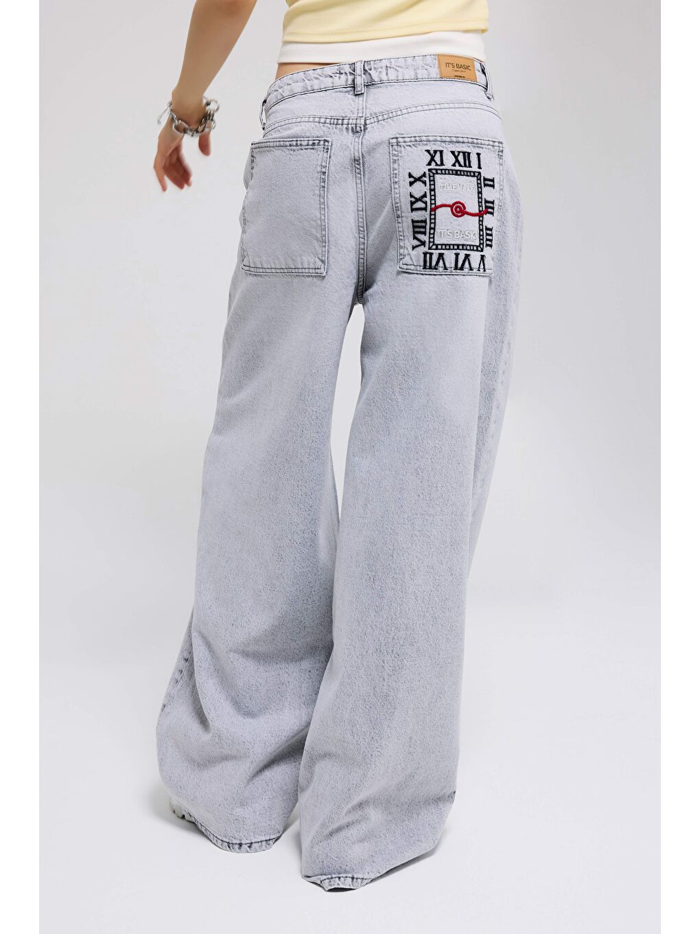 Kadın Gri 12s6-12 Süper Baggy Fit Yırtık ve Nakış Detaylı Özel Tasarım Denim Jean-5