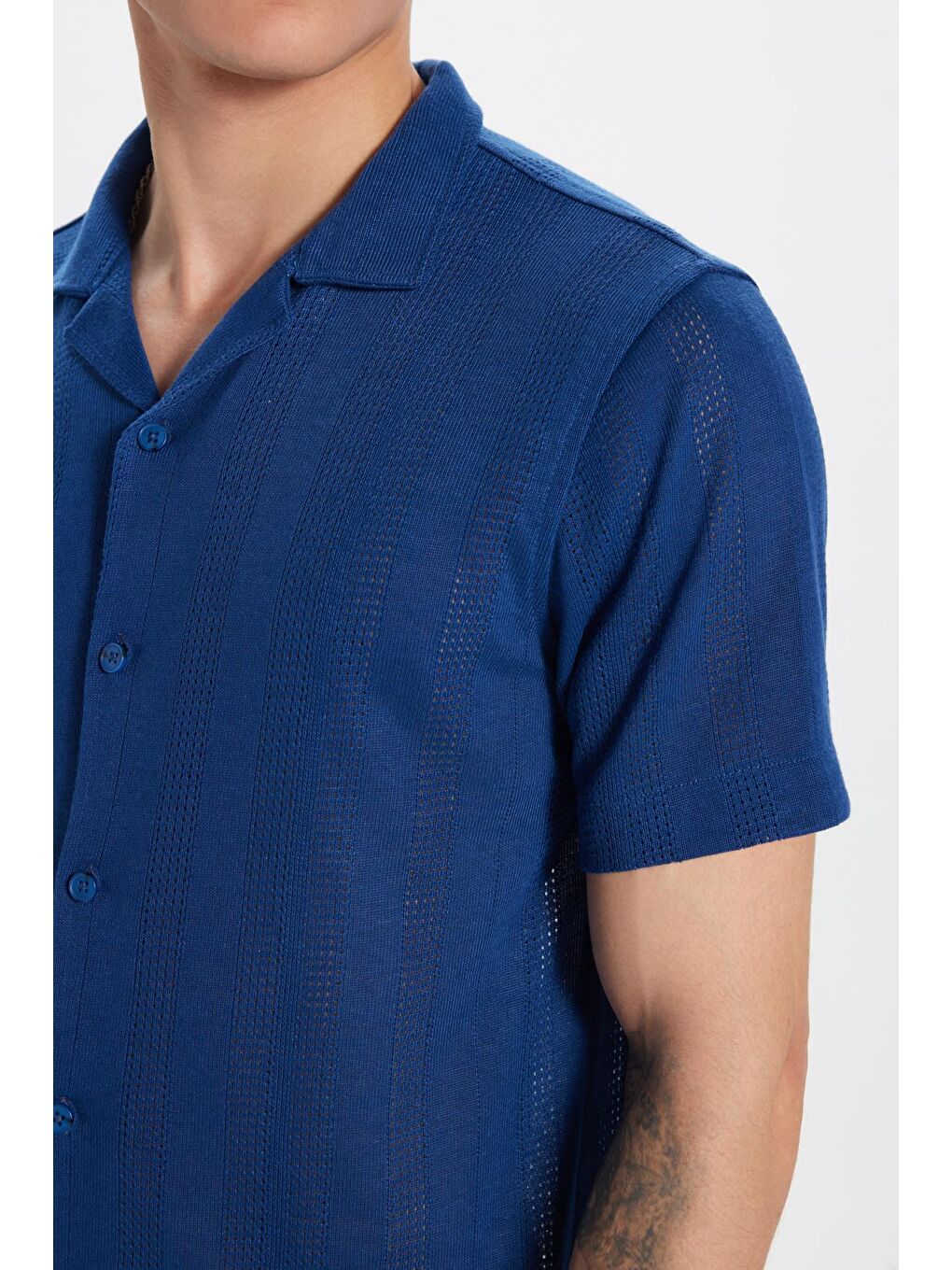 Erkek Slim Fit Örme Kumaş Apaş Yaka Rahat Kullanım Kısa Kol Lacivert Gömlek-2