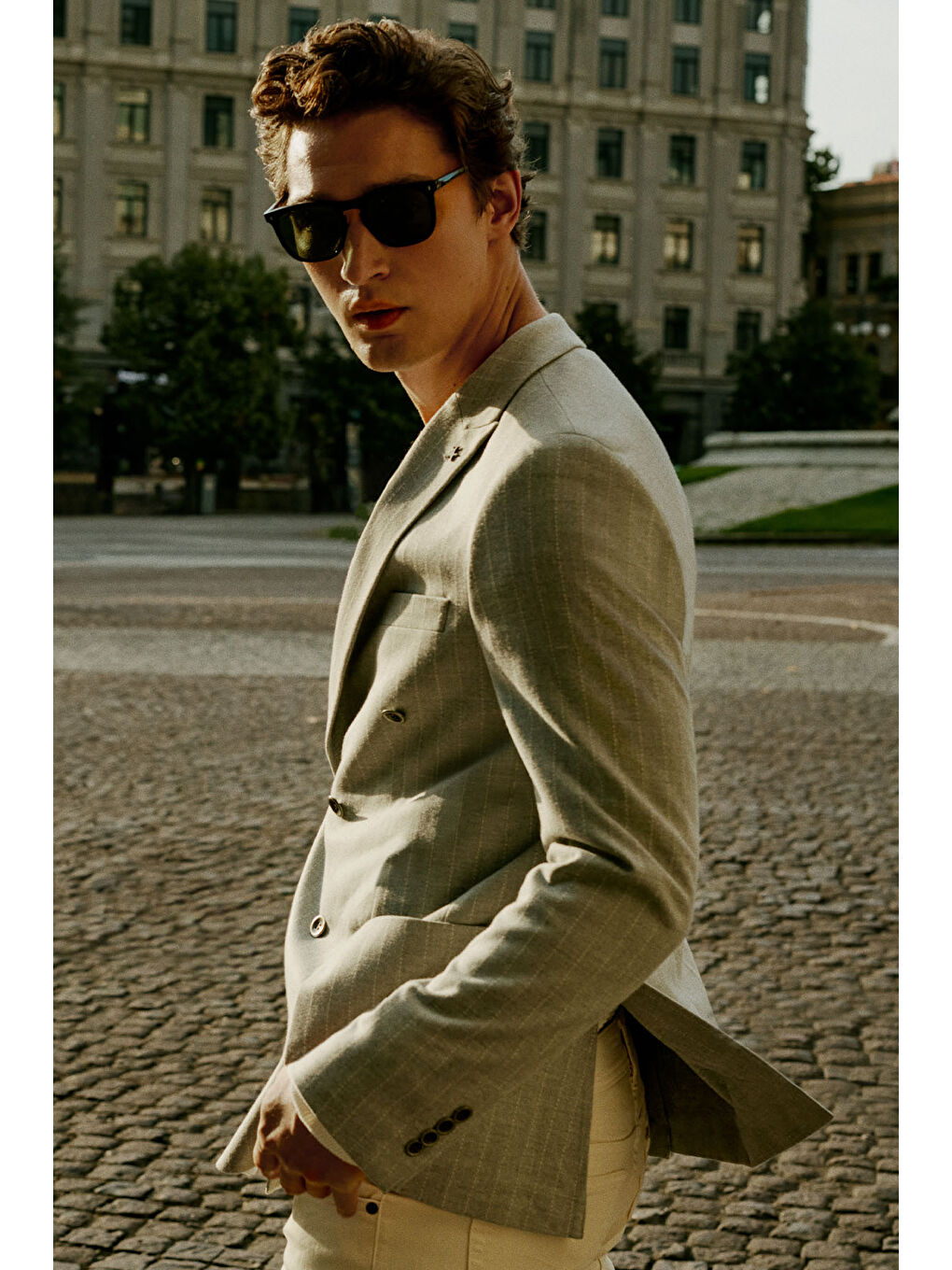 Erkek Gri-Bej Slim Fit Dar Kesim Kırlangıç Yaka Çizgili Torba Cepli Ceket-2