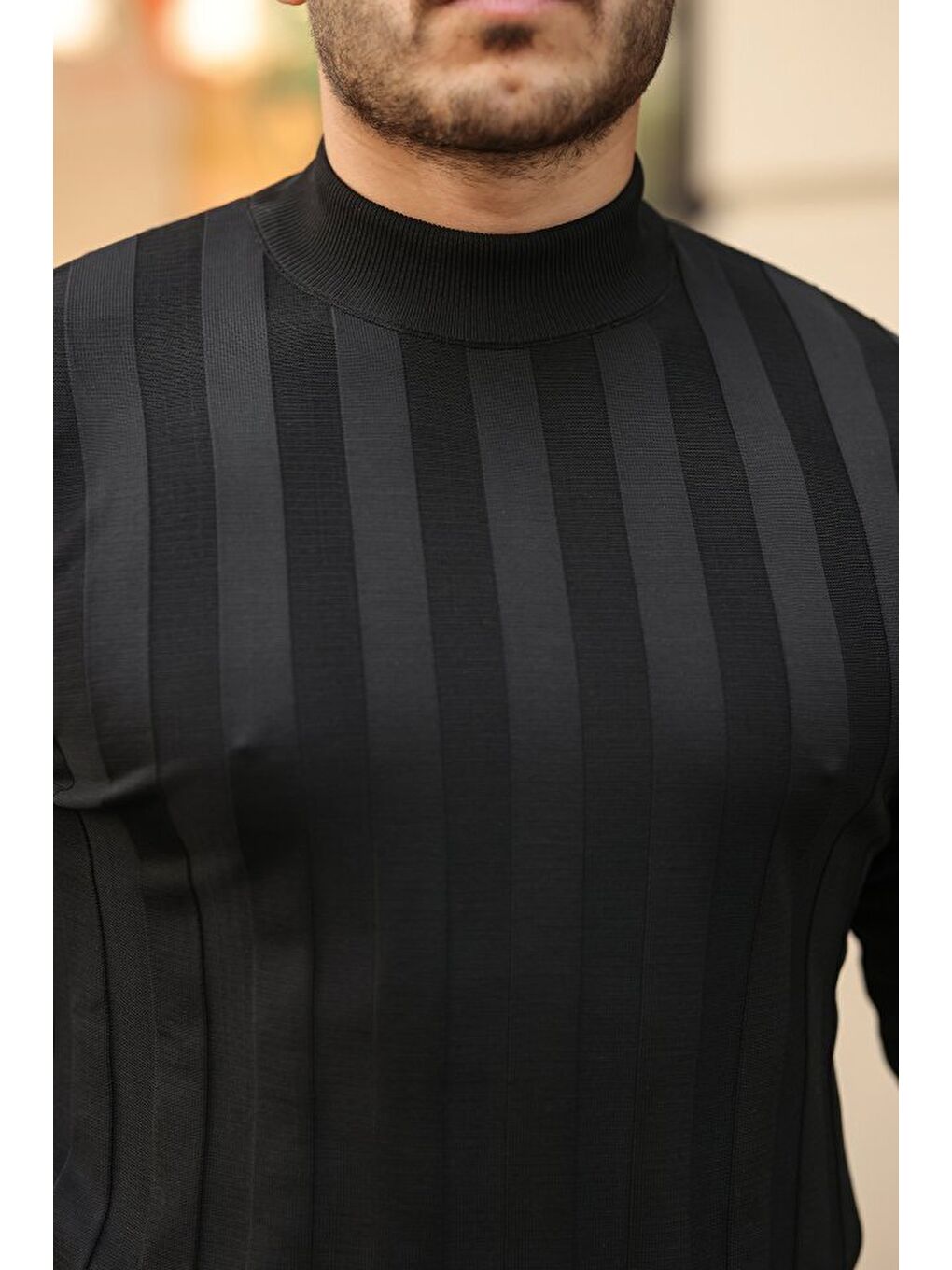 Siyah Erkek Yarım Balıkçı Yaka Kabartma Desenli Triko-2