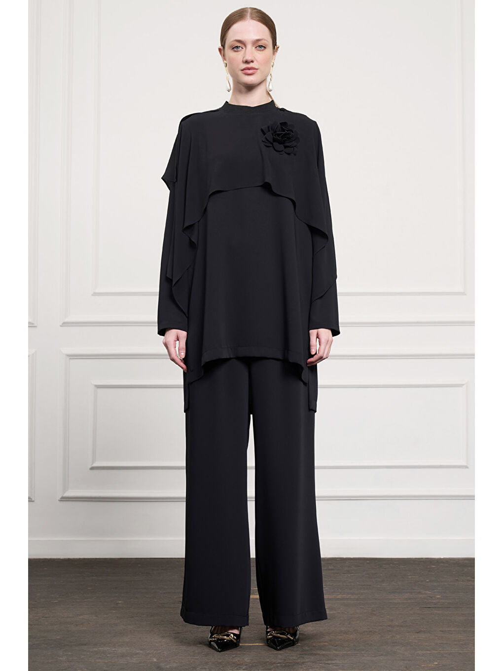 Tül ve Gül Aksesuar Detaylı Pantolonlu Takım 1058 Siyah