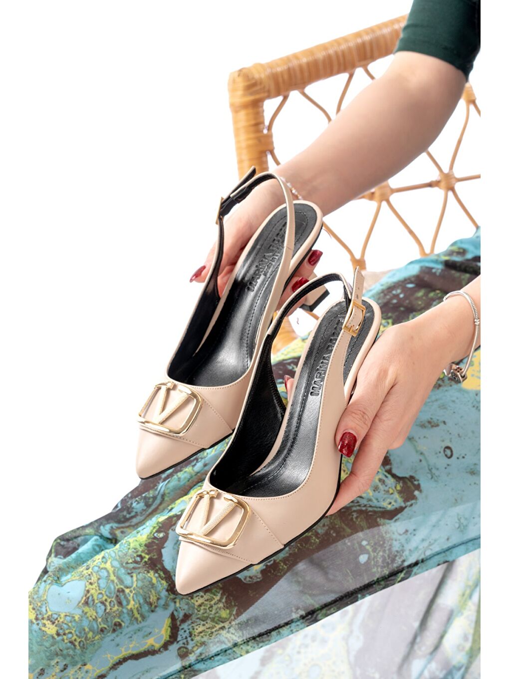 Kadın Sante Bej Cilt Toka Detaylı Topuklu Ayakkabı-1