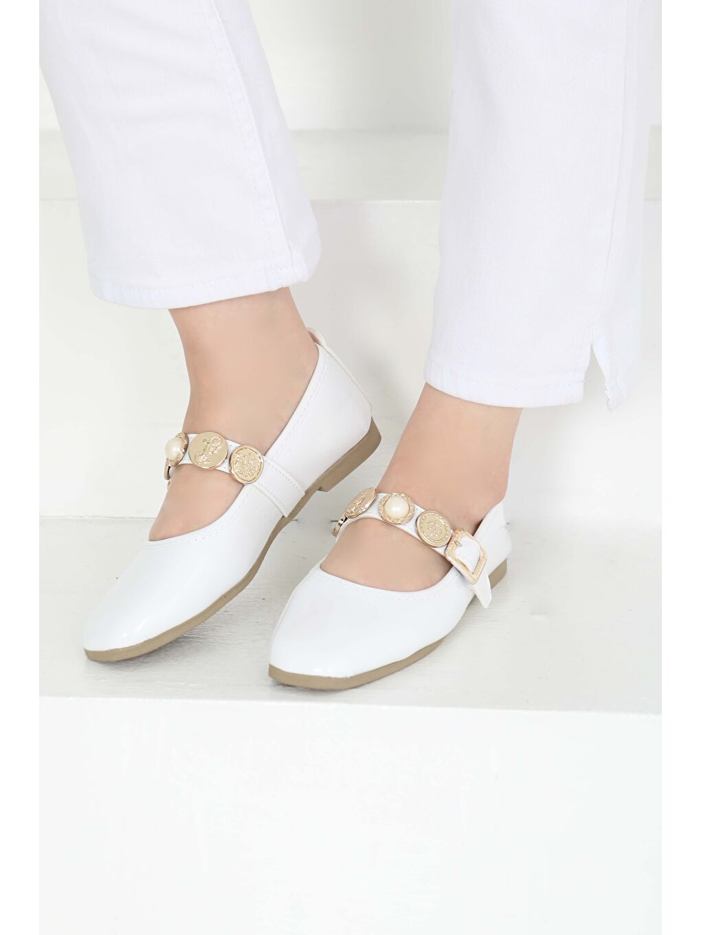 Kadın Beyaz Rugan İncili Babet Ayakkabı - 27288-1