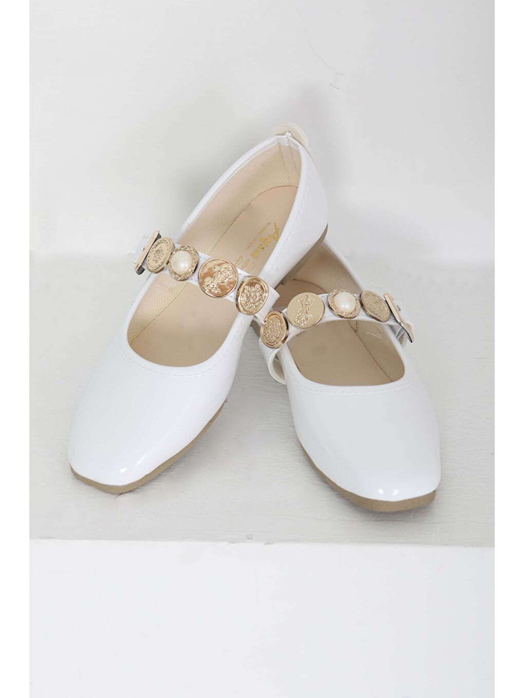 Kadın Beyaz Rugan İncili Babet Ayakkabı - 27288-4