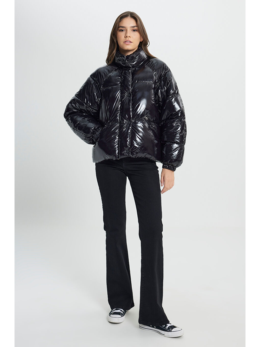 Loose Fit Rahat Kesim Kapüşonlu Siyah Şişme Mont-3