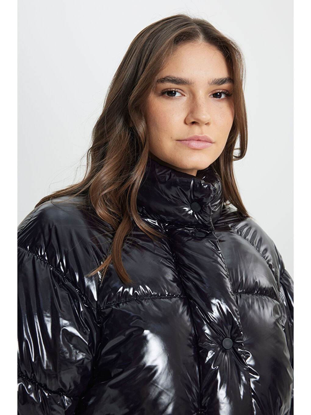 Loose Fit Rahat Kesim Kapüşonlu Siyah Şişme Mont-4