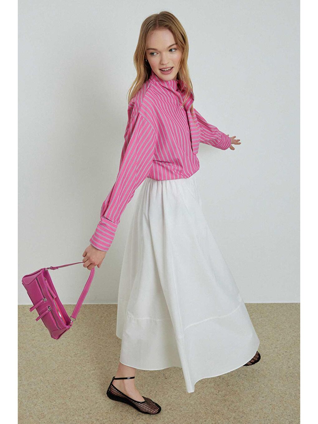 Beli Lastikli Beyaz Astarlı Etek-4