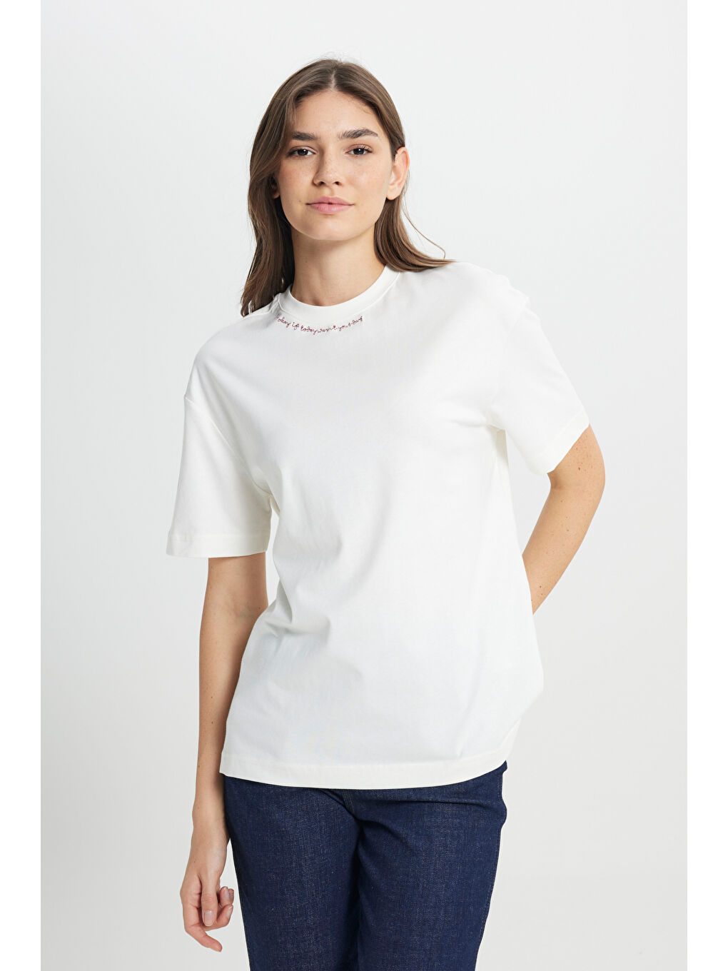 Loose Fit Rahat Kesim Bisiklet Yaka %100 Pamuk Beyaz Tişört-1