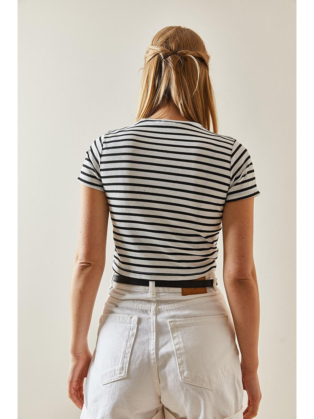 Beyaz Bisiklet  Yaka Çizgili Kaşkorse Crop Tişört 4KXK1-47904-01-4