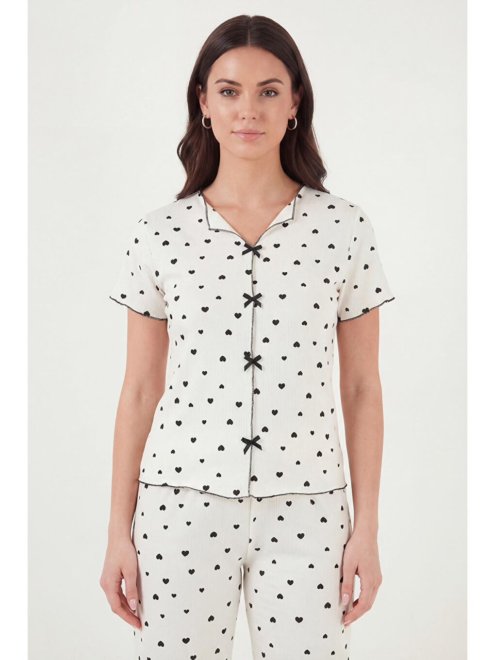 Beyaz Regular Fit Desenli V Yaka Kısa Kollu Pijama Takımı 65770836-3