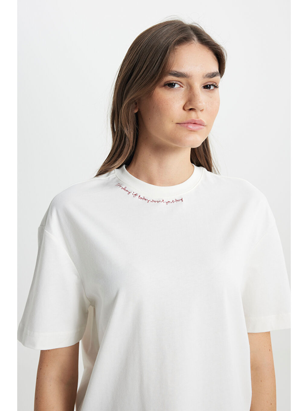 Loose Fit Rahat Kesim Bisiklet Yaka %100 Pamuk Beyaz Tişört-3