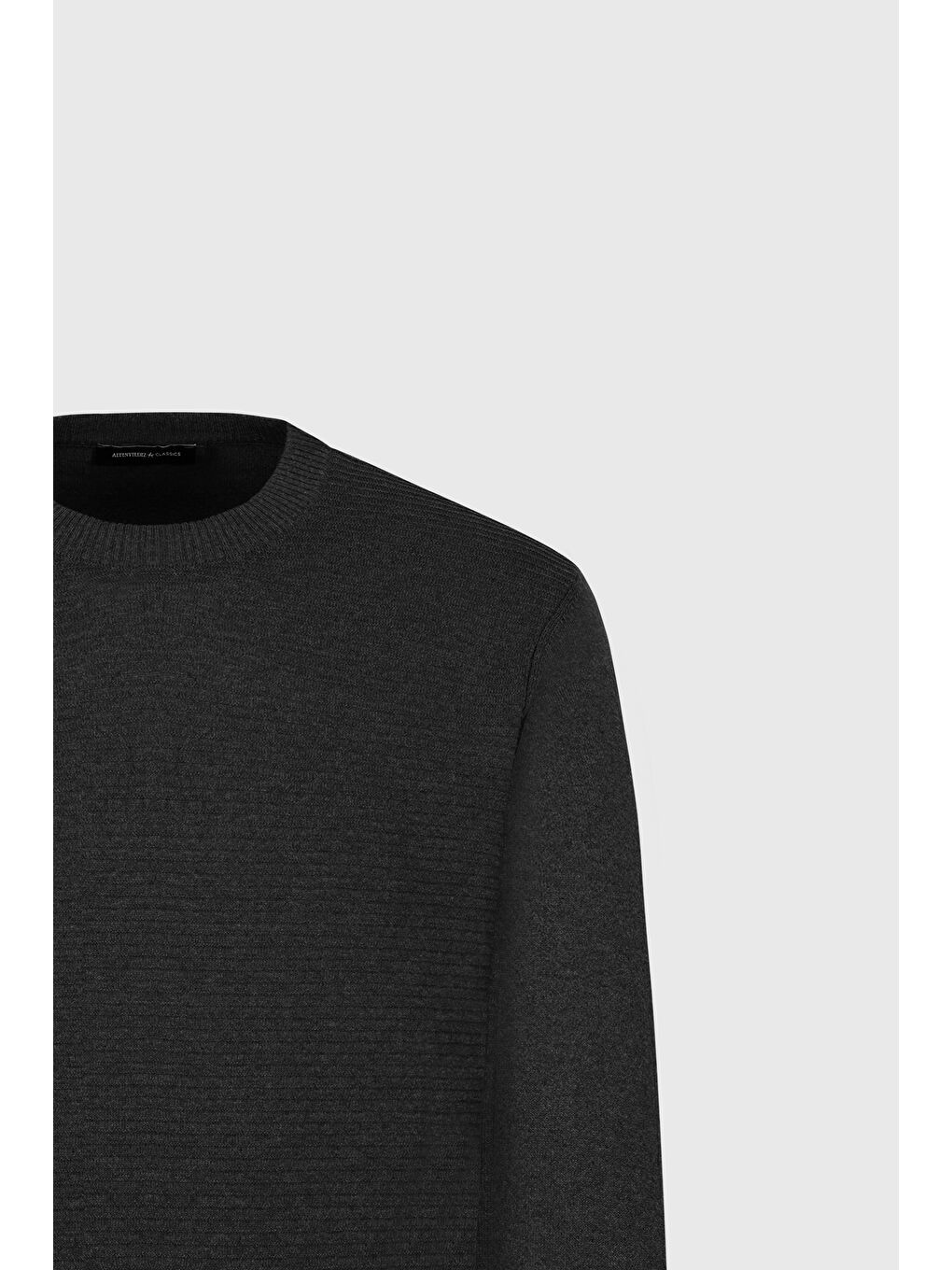 Erkek Siyah Pamuklu Standart Fit Normal Kesim Bisiklet Yaka Jakarlı Triko Kazak-7