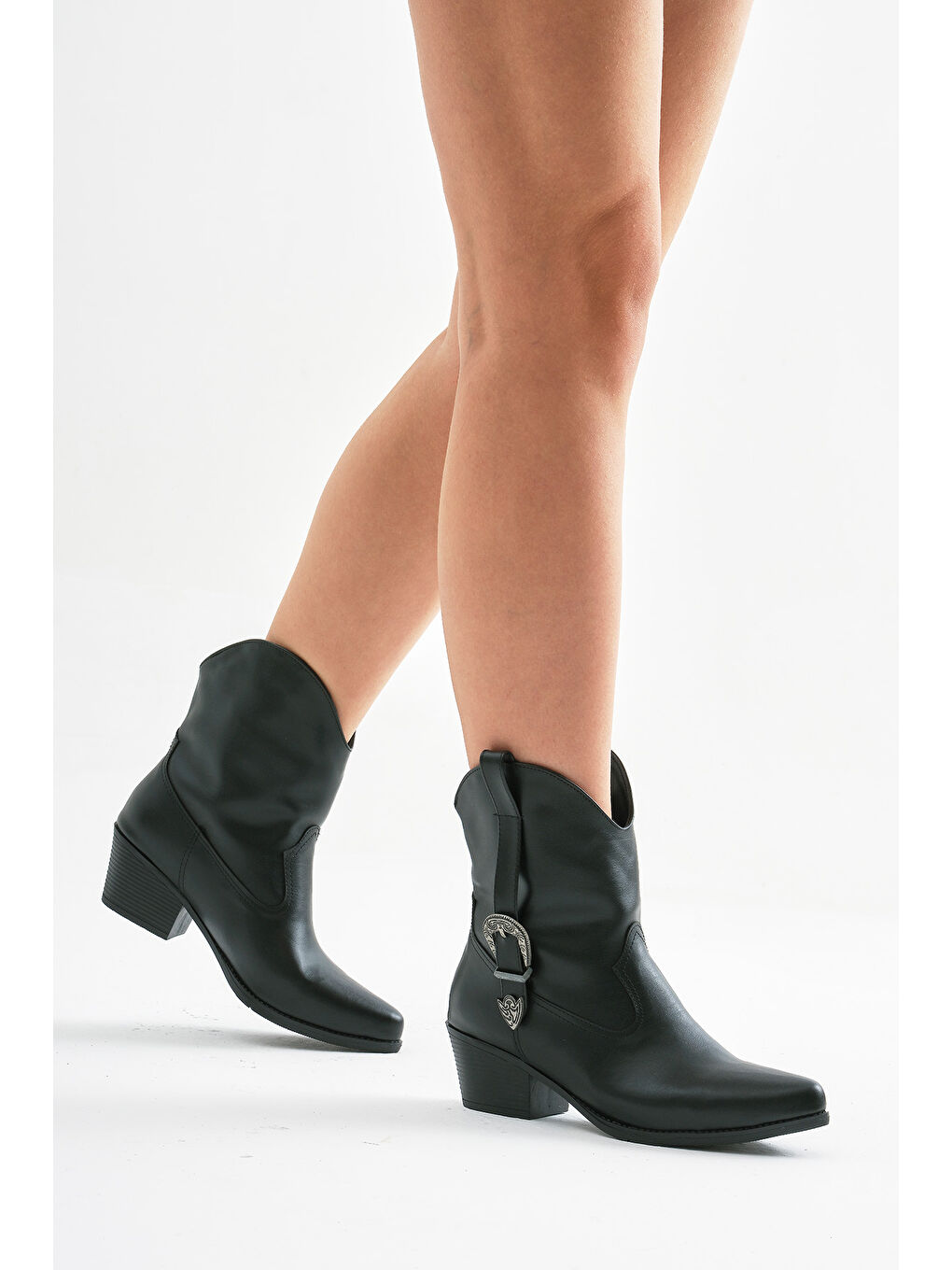 Kadın Siyah Cilt Termo Taban Tokalı Sivri Burunlu Western Kovboy Bot-1