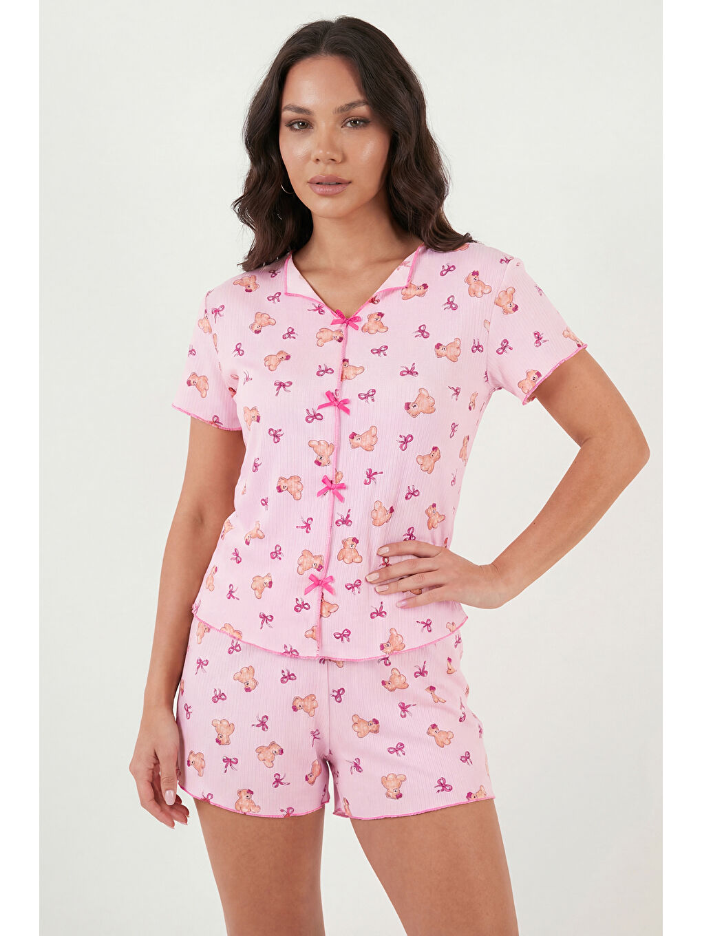 Pembe Regular Fit Desenli V Yaka Şortlu Pijama Takımı 65770837-2