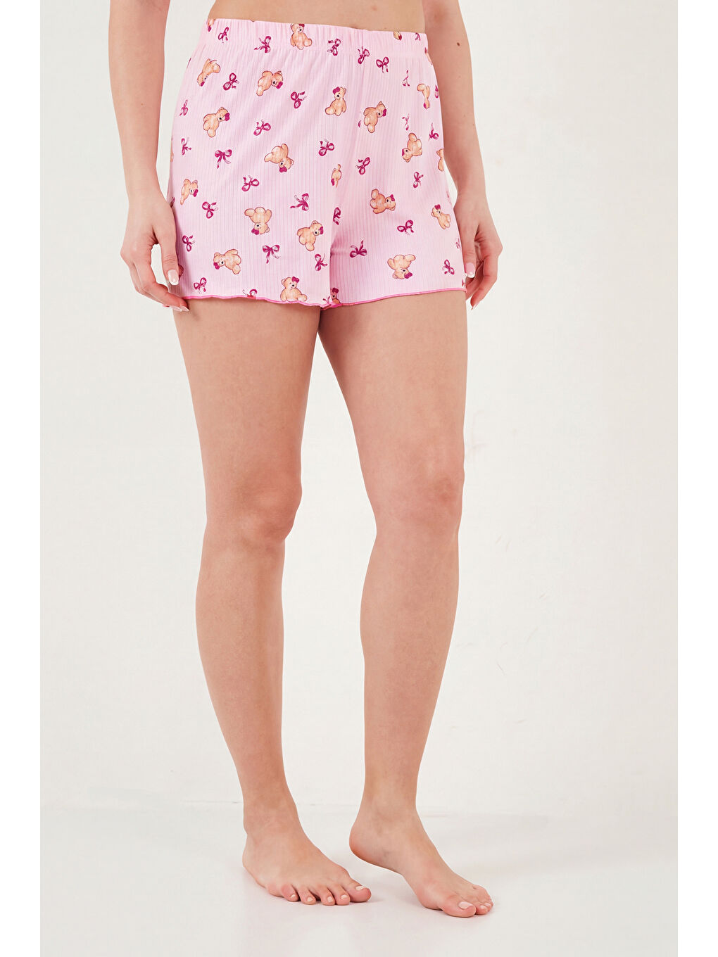 Pembe Regular Fit Desenli V Yaka Şortlu Pijama Takımı 65770837-3